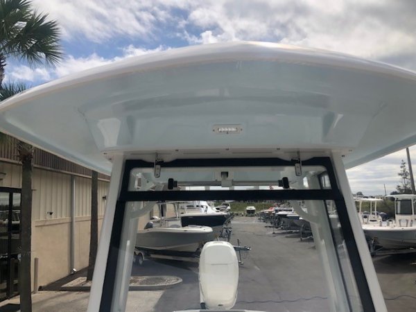 A Robalo R266 Cayman is a Power and could be classed as a Bay Boat, Center Console, Fish and Ski, Flats Boat, Freshwater Fishing, Saltwater Fishing, Ski Boat, Wakeboard Boat,  or, just an overall Great Boat!